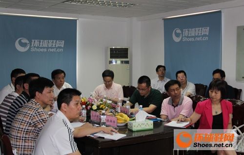 泉州市人民政府副市長林伯前及市直有關(guān)單位領(lǐng)導(dǎo)一行進(jìn)行電子商務(wù)調(diào)研活動